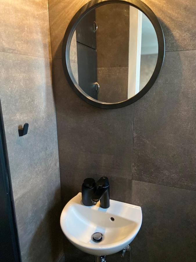 Perfectly Located 3 Bedroom Design Apartment Акурейри Экстерьер фото